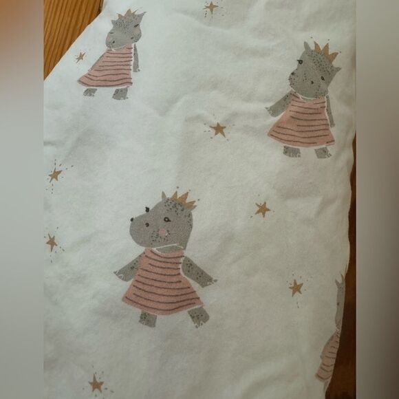 Land of Nod Royal Hippo Crib Sheet - Picture 2 of 3
